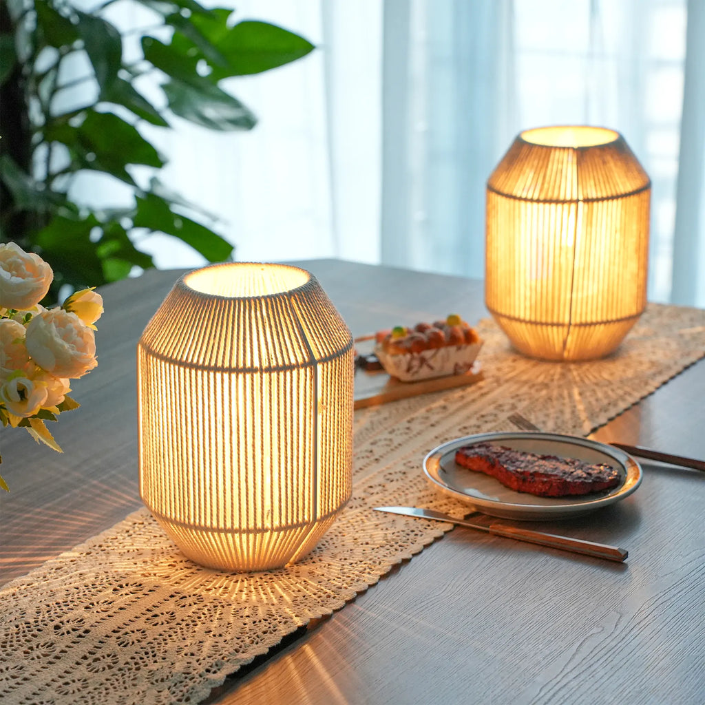 2er Set Tischlampen mit gewebtem Lampenschirm - Moderne Nachttischlampen