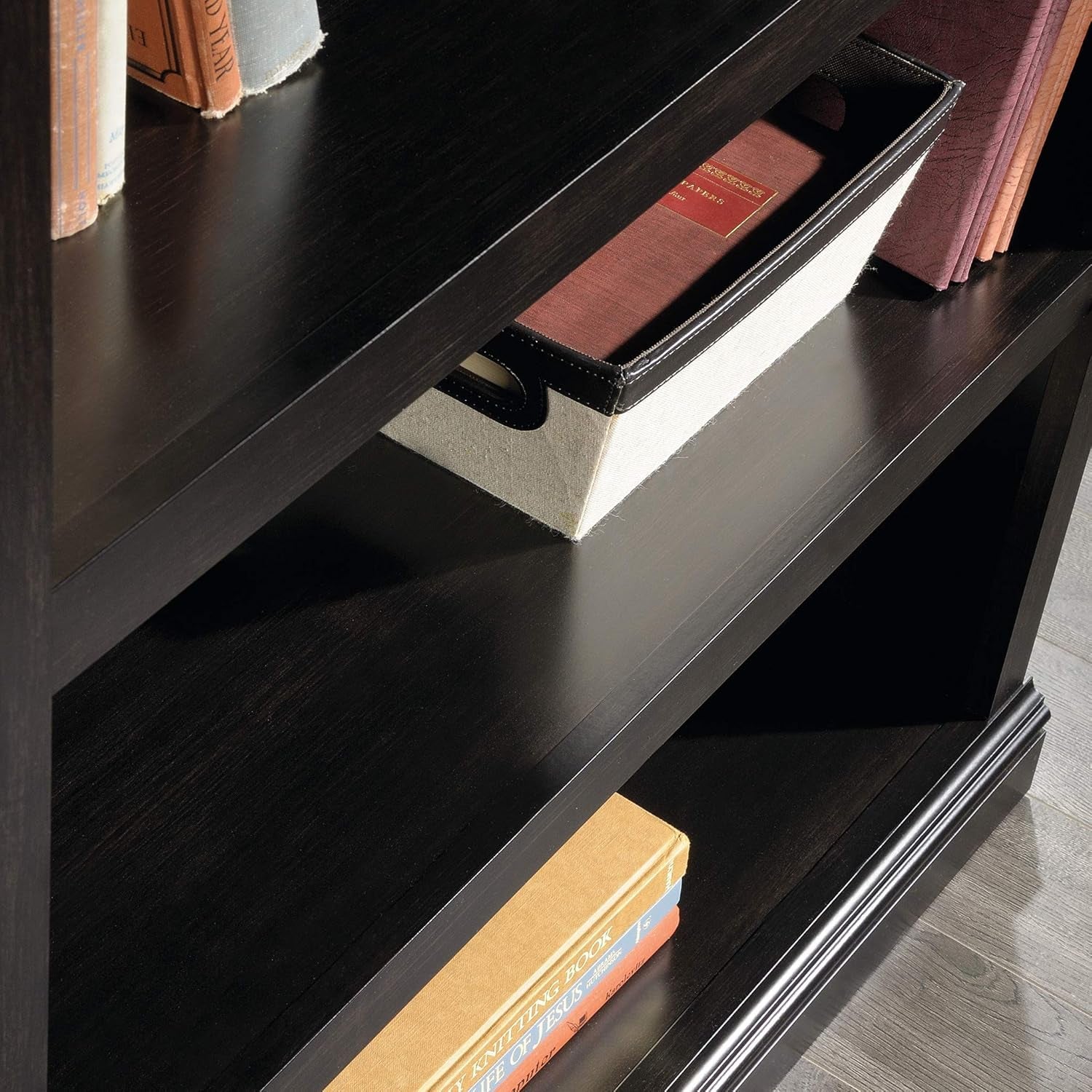 3-stufiges Holz-Bücherregal Estate Black - Verstellbare Regalböden für Büro & Wohnzimmer